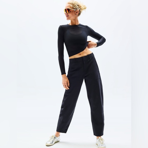 NWT Athleta Skyline Utility Black Barrel Pant Size 14/T (#650012) - Picture 2 of 7